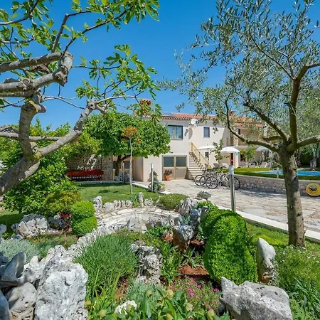 Nyaraló Casa Anna Rapavel