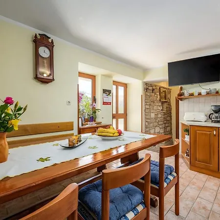 Nyaraló Casa Anna Rapavel